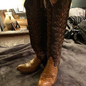 Boa cowboy boots